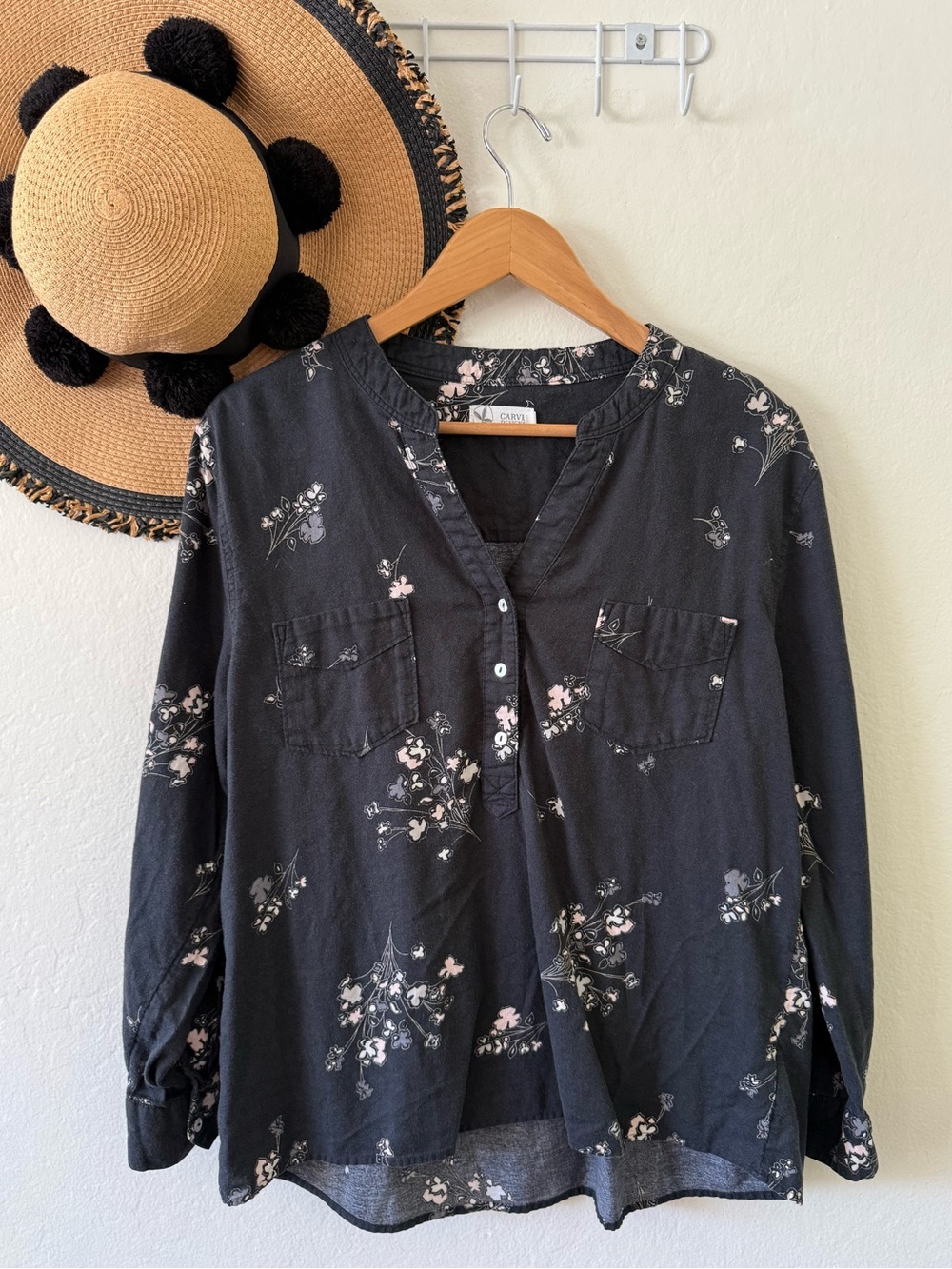 Carve Designs Organic Cotton Black Floral Popover Tunic Top Size Large - Picture 3 of 10